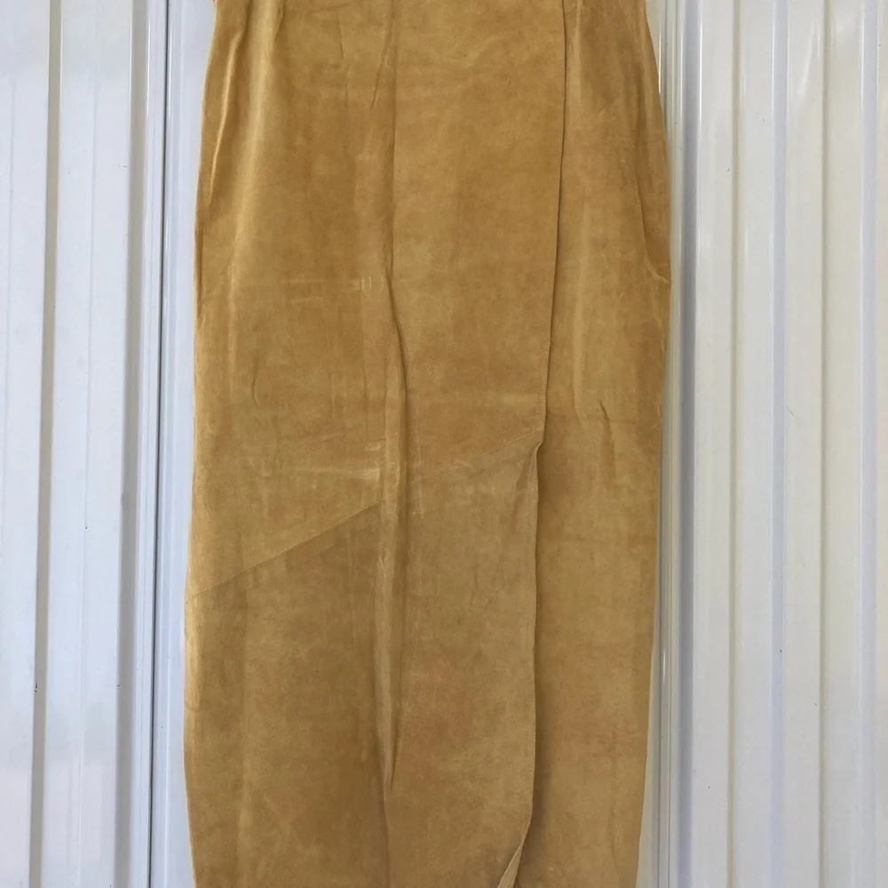 𝅺vtg  Grownbeans by Karen Groner  suede Skirt. LRG . Made in USA.